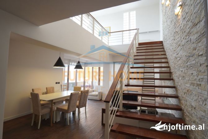 Shtepi ne shitje Penthose(kati i fundit panoramik) ne Tirane, 2+1, Mobilimi E mobiluar, Pagesa 280,000  Euro.