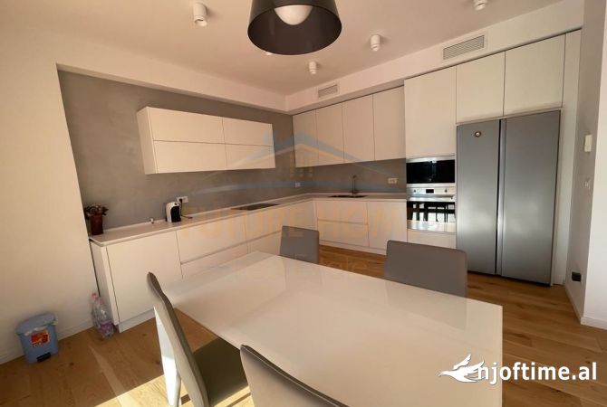 Shtepi ne shitje 7+1 ne Tirane - 950,000 Euro