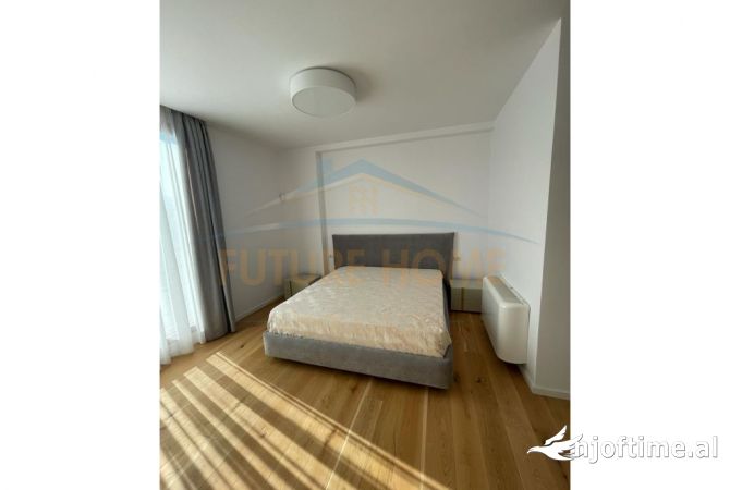 Shtepi ne shitje Vila Luksoze ne Tirane, 7+1, Mobilimi Bosh, pa mobiluar, Pagesa 950,000  Euro.