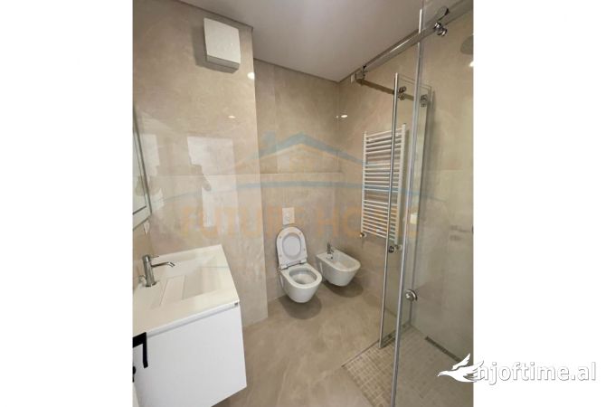 Shtepi ne shitje Vila Luksoze ne Tirane, 7+1, Mobilimi Bosh, pa mobiluar, Pagesa 950,000  Euro.