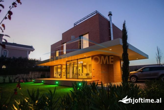 Shtepi ne shitje 7+1 ne Tirane - 950,000 Euro