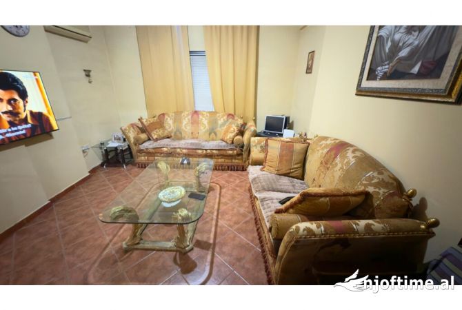 Shtepi ne shitje 1+1 ne Tirane - 140,000 Euro