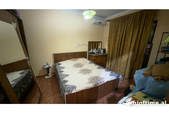 Shtepi ne shitje Apartament ne Tirane, 1+1, Mobilimi E mobiluar, Pagesa 140,000  Euro.