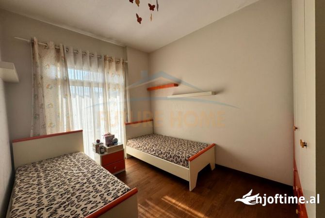 Shtepi ne shitje Apartament ne Tirane, 2+1, Mobilimi E mobiluar, Pagesa 130,000  Euro.
