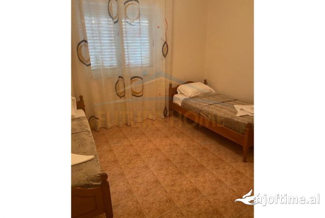 Shtepi me qera Apartament ne Tirane, 3+1, Mobilimi E mobiluar, Pagesa 800  Euro.