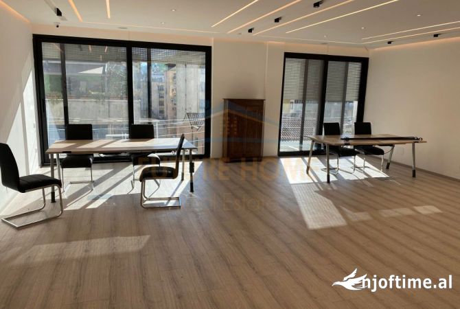 Ambient biznesi me qera 3+1 ne Tirane - 1,150 Euro