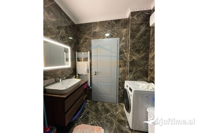 Shtepi ne shitje Apartament ne Tirane, 1+1, Mobilimi E mobiluar, Pagesa 160,000  Euro.