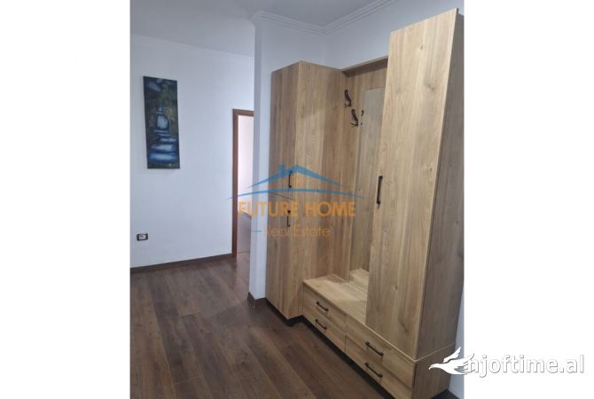 Shtepi ne shitje Apartament ne Tirane, 2+1, Mobilimi E mobiluar, Pagesa 175,000  Euro.