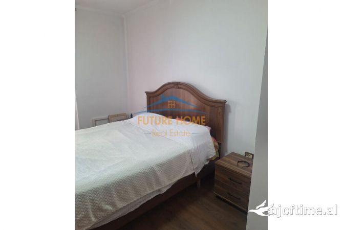 Shtepi ne shitje Apartament ne Tirane, 2+1, Mobilimi E mobiluar, Pagesa 175,000  Euro.