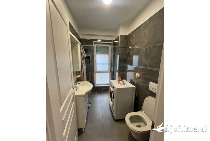 Shtepi me qera Apartament ne Tirane, 2+1, Mobilimi E mobiluar, Pagesa 800  Euro.