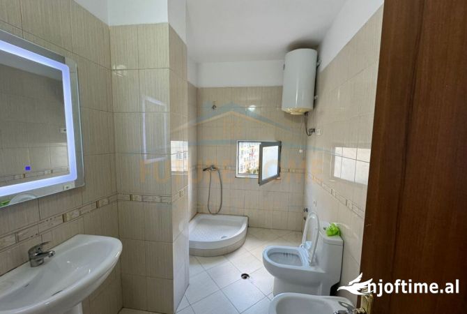 Shtepi ne shitje Apartament ne Tirane, 2+1, Mobilimi E mobiluar, Pagesa 138,000  Euro.