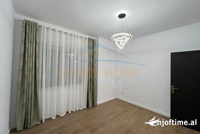 Shtepi ne shitje Apartament ne Tirane, 1+1, Mobilimi Bosh, pa mobiluar, Pagesa 95,000  Euro.