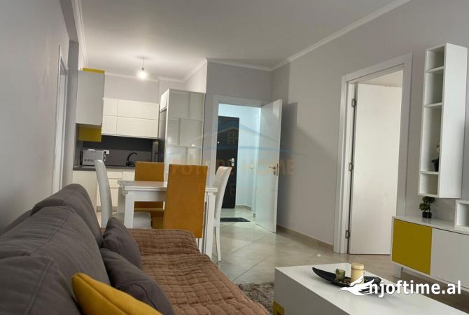 Shtepi me qera Apartament ne Tirane, 2+1, Mobilimi E mobiluar, Pagesa 700  Euro.