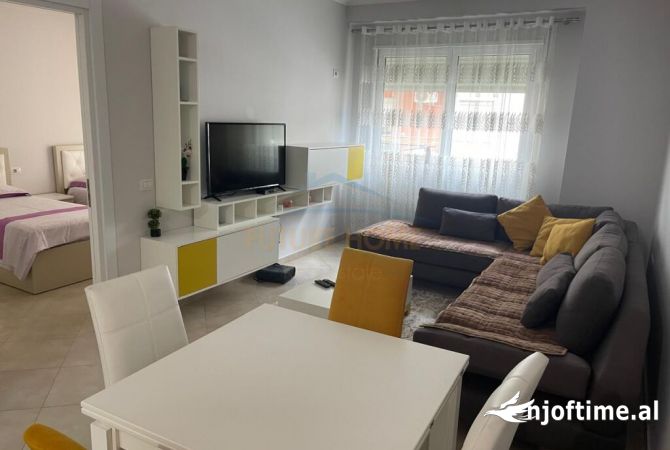 Shtepi me qera 2+1 ne Tirane - 700 Euro