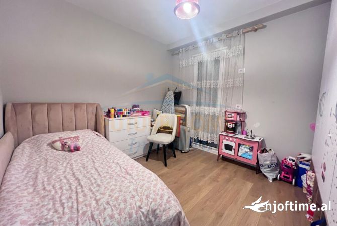Shtepi ne shitje Apartament ne Tirane, 2+1, Mobilimi E mobiluar, Pagesa 148,000  Euro.