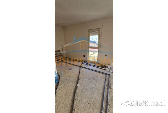 Shtepi ne shitje Apartament ne Tirane, 2+1, Mobilimi Bosh, pa mobiluar, Pagesa 179,000  Euro.
