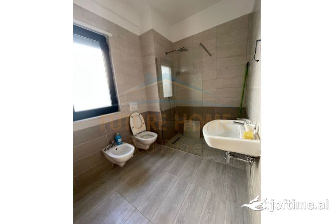 Shtepi ne shitje Apartament ne Tirane, 2+1, Mobilimi Bosh, pa mobiluar, Pagesa 168,300  Euro.