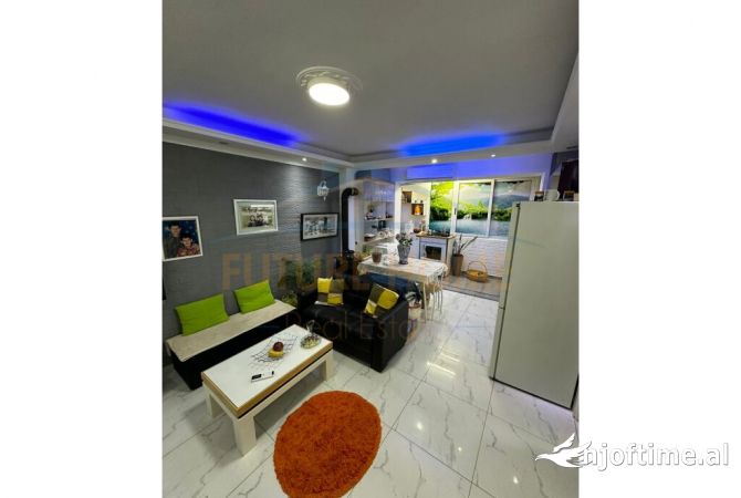 Shtepi ne shitje Apartament ne Tirane, 2+1, Mobilimi E mobiluar, Pagesa 135,000  Euro.