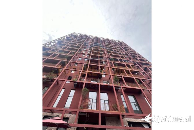 Ambient biznesi me qera 3+1 ne Tirane - 1,300 Euro