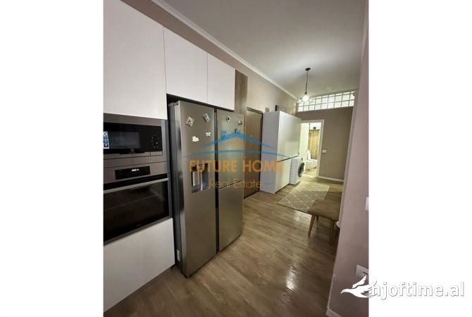 Shtepi me qera Apartament ne Tirane, 2+1, Mobilimi E mobiluar, Pagesa 700  Euro.