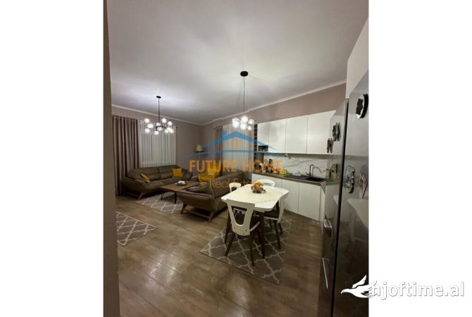 Shtepi me qera 2+1 ne Tirane - 700 Euro