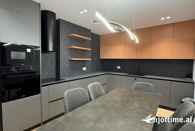 Shtepi me qera 2+1 ne Tirane - 1,000 Euro