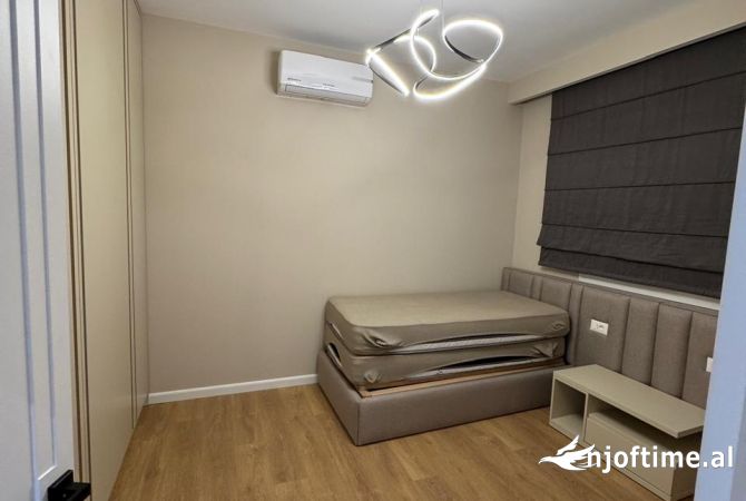 Shtepi me qera Apartament ne Tirane, 2+1, Mobilimi E mobiluar, Pagesa 1,000  Euro.