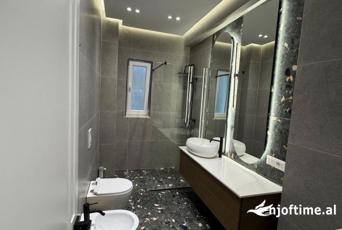 Shtepi me qera Apartament ne Tirane, 2+1, Mobilimi E mobiluar, Pagesa 1,000  Euro.