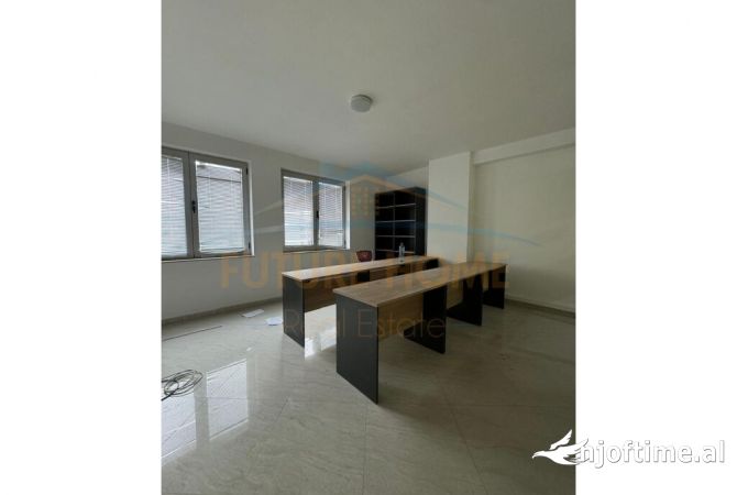 Ambient biznesi me qera 3+1 ne Tirane - 2,000 Euro