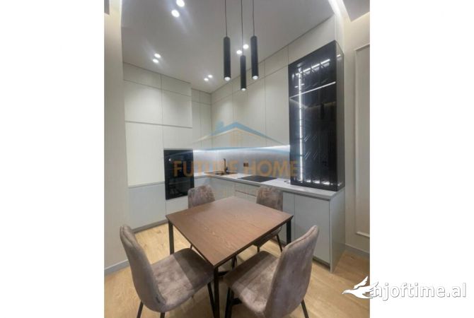 Shtepi me qera Vila Luksoze ne Tirane, 1+1, Mobilimi E mobiluar, Pagesa 1,000  Euro.