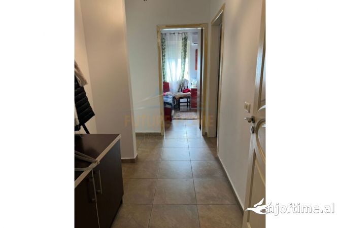 Shtepi ne shitje Apartament ne Tirane, 2+1, Mobilimi E mobiluar, Pagesa 125,000  Euro.