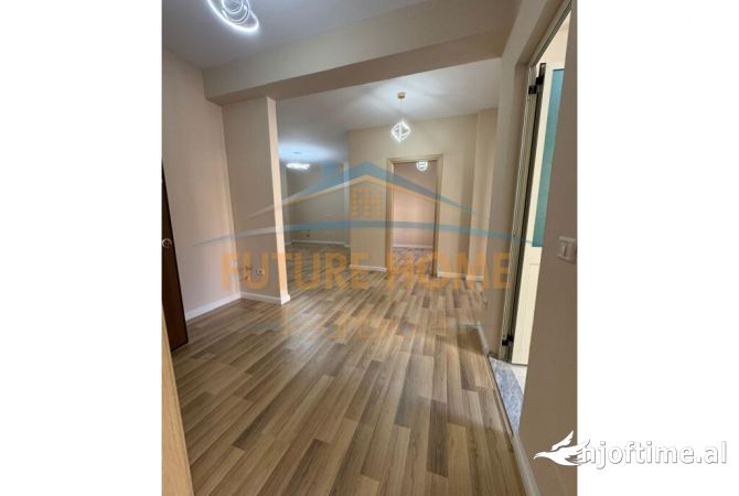 Shtepi ne shitje Apartament ne Tirane, 2+1, Mobilimi Bosh, pa mobiluar, Pagesa 115,000  Euro.