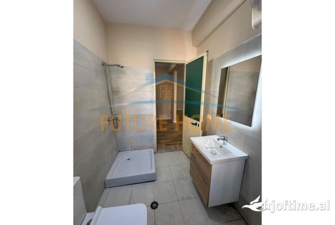 Shtepi ne shitje Apartament ne Tirane, 2+1, Mobilimi Bosh, pa mobiluar, Pagesa 115,000  Euro.