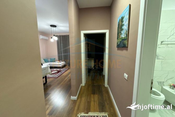 Shtepi ne shitje Apartament ne Tirane, 2+1, Mobilimi E mobiluar, Pagesa 200,000  Euro.