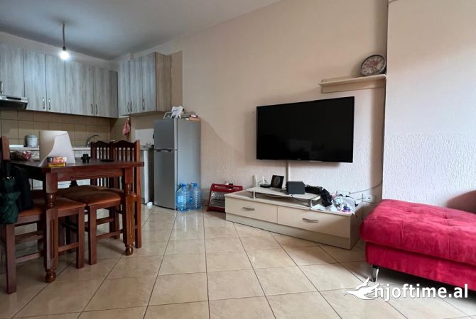 Shtepi me qera 1+1 ne Tirane - 450 Euro