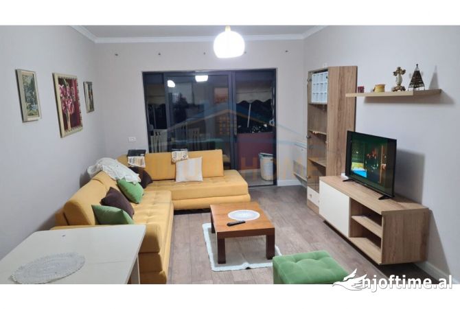 Shtepi ne shitje Apartament ne Tirane, 2+1, Mobilimi E mobiluar, Pagesa 156,000  Euro.