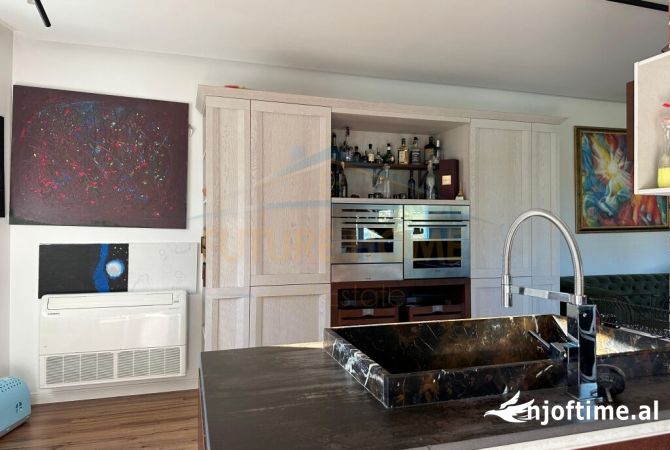 Shtepi ne shitje Duplex(shtepi me 2 kate) ne Tirane, 2+1, Mobilimi E mobiluar, Pagesa 436,000  Euro.