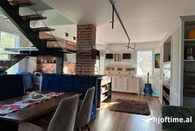 Shtepi ne shitje Duplex(shtepi me 2 kate) ne Tirane, 2+1, Mobilimi E mobiluar, Pagesa 436,000  Euro.