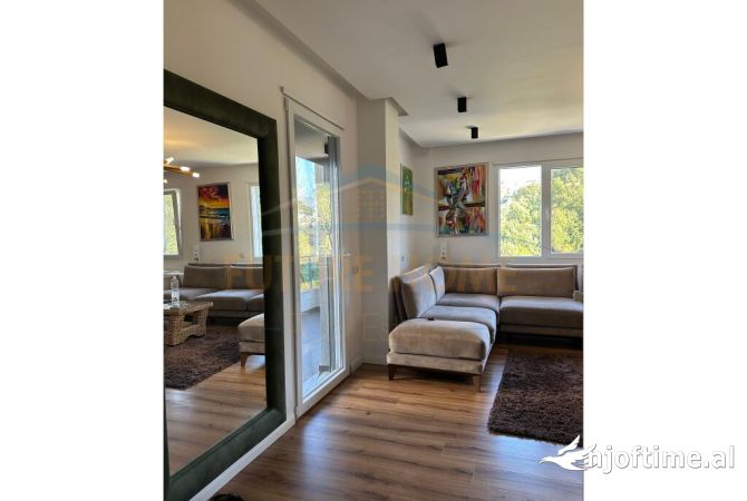 Shtepi ne shitje Duplex(shtepi me 2 kate) ne Tirane, 2+1, Mobilimi E mobiluar, Pagesa 436,000  Euro.