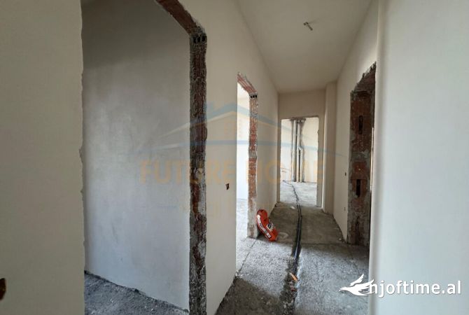 Shtepi ne shitje Apartament ne Tirane, 2+1, Mobilimi Bosh, pa mobiluar, Pagesa 93,150  Euro.
