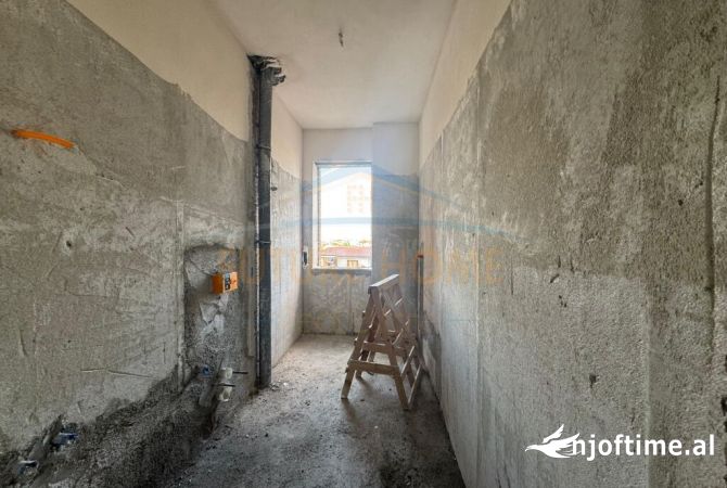 Shtepi ne shitje Apartament ne Tirane, 2+1, Mobilimi Bosh, pa mobiluar, Pagesa 93,150  Euro.