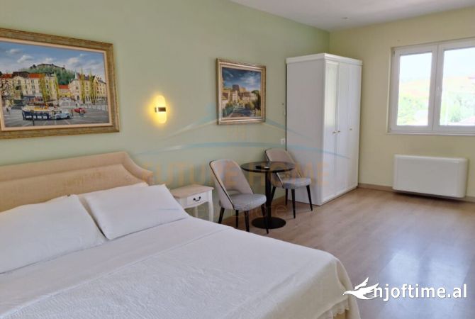 Shtepi me qera 4+1 ne Tirane - 3,000 Euro