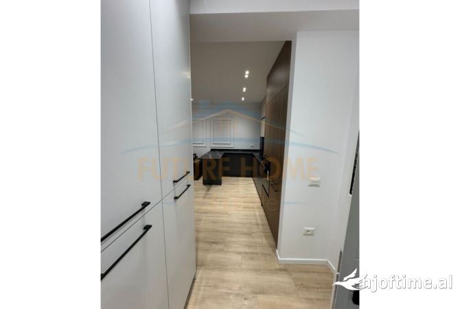 Shtepi ne shitje Apartament ne Tirane, 2+1, Mobilimi E mobiluar, Pagesa 200,000  Euro.