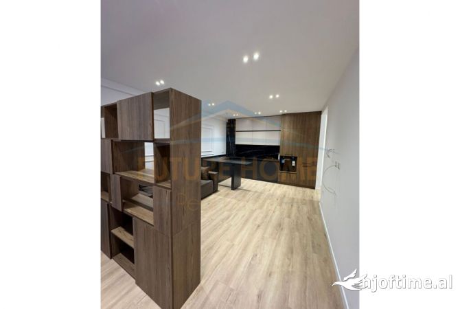 Shtepi ne shitje Apartament ne Tirane, 2+1, Mobilimi E mobiluar, Pagesa 200,000  Euro.