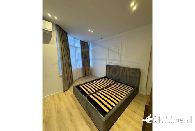 Shtepi ne shitje Apartament ne Tirane, 2+1, Mobilimi E mobiluar, Pagesa 200,000  Euro.