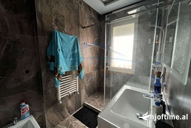 Shtepi me qera Apartament ne Tirane, 2+1, Mobilimi E mobiluar, Pagesa 700  Euro.