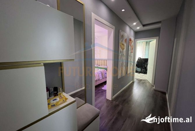 Shtepi me qera Apartament ne Tirane, 2+1, Mobilimi E mobiluar, Pagesa 700  Euro.