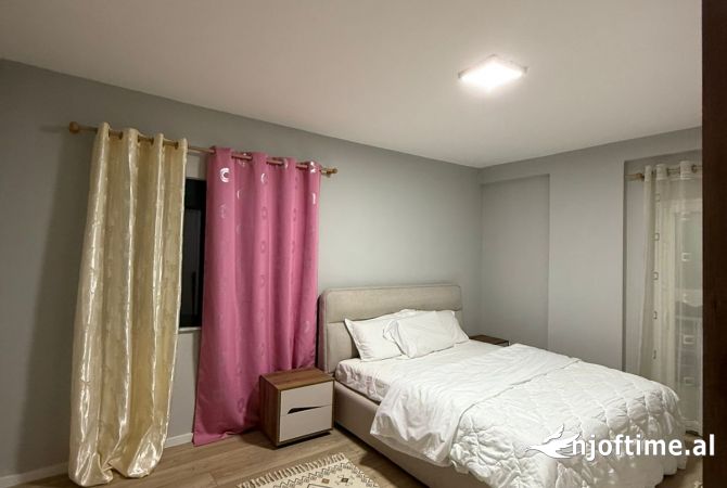 Shtepi me qera Apartament ne Tirane, 2+1, Mobilimi E mobiluar, Pagesa 500  Euro.