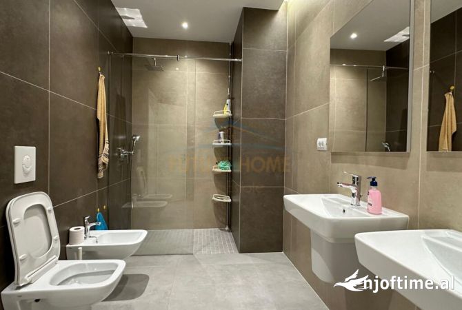 Shtepi me qera Apartament ne Tirane, 2+1, Mobilimi E mobiluar, Pagesa 900  Euro.