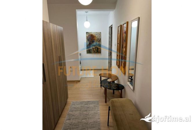 Shtepi me qera Apartament ne Tirane, 2+1, Mobilimi E mobiluar, Pagesa 880  Euro.